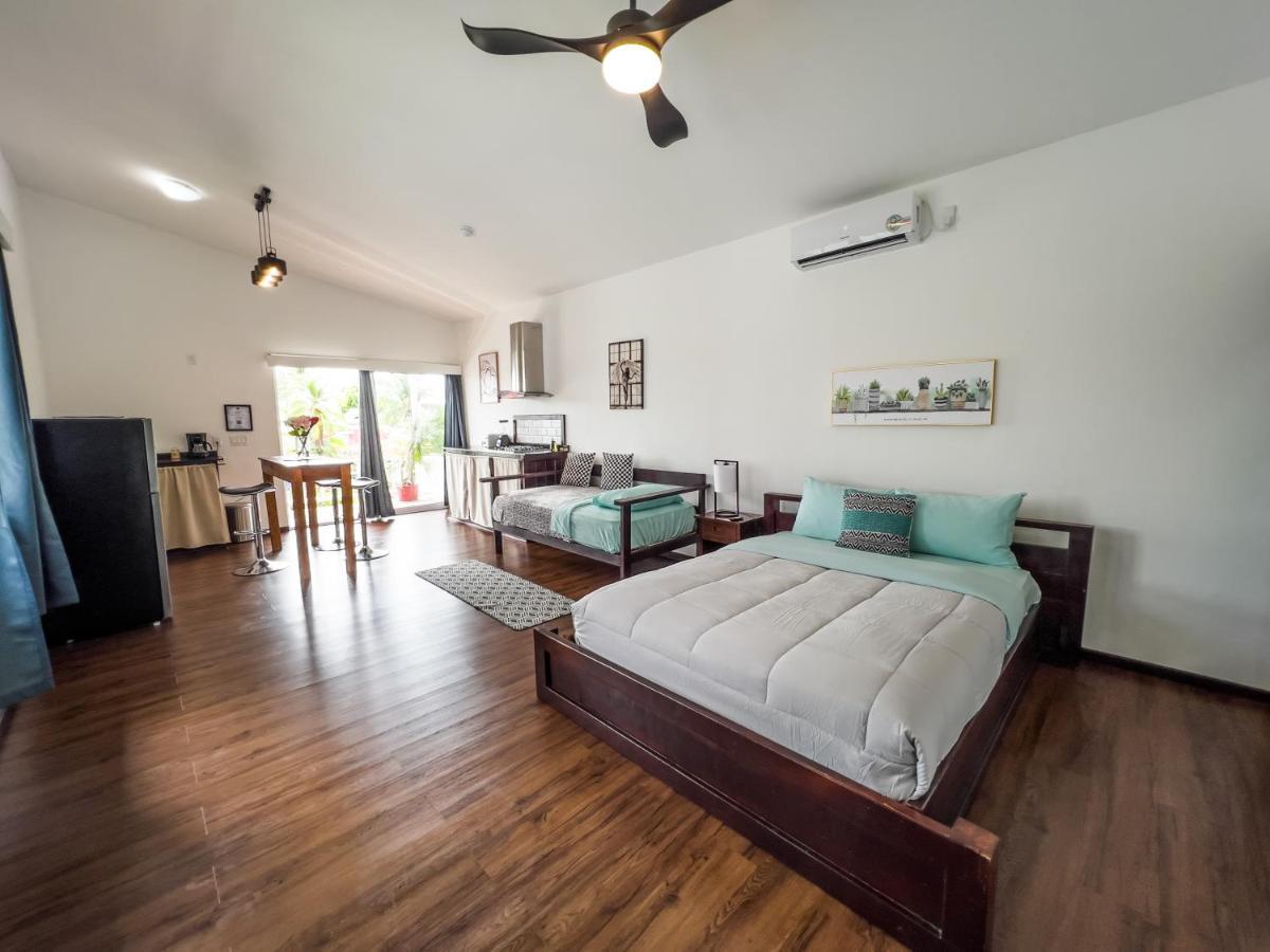 Chango'S Apartments Bocas del Toro Exterior photo