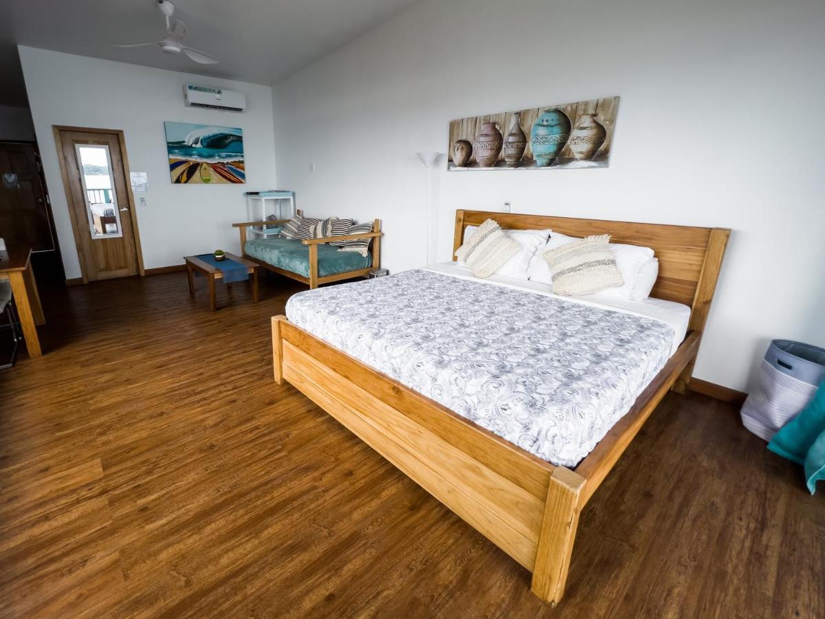 Chango'S Apartments Bocas del Toro Exterior photo
