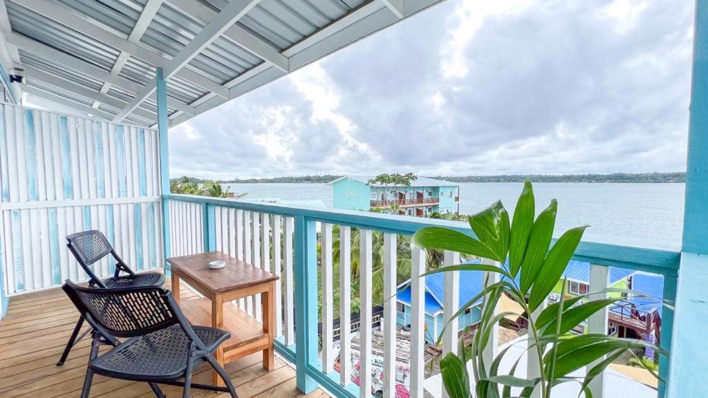 Chango'S Apartments Bocas del Toro Exterior photo
