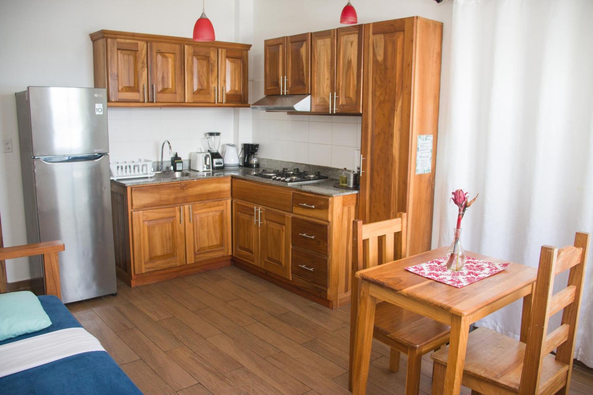Chango'S Apartments Bocas del Toro Exterior photo